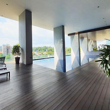 KL Sentral, EST Bangsar by SkyLimit Suites Kuala Lumpur Bagian luar foto