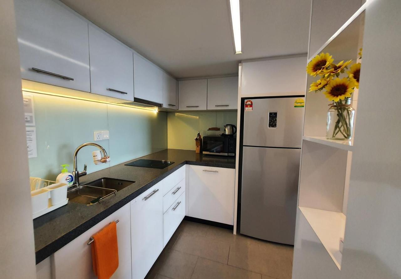 KL Sentral, EST Bangsar by SkyLimit Suites Kuala Lumpur Bagian luar foto