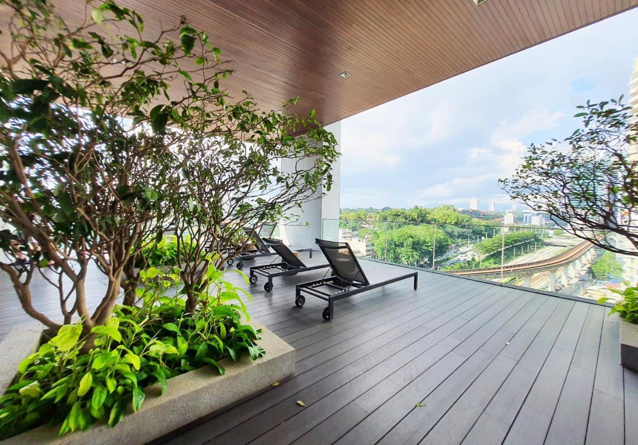 KL Sentral, EST Bangsar by SkyLimit Suites Kuala Lumpur Bagian luar foto